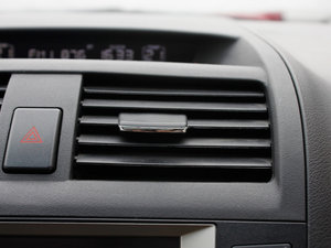 2011款黄金版 2.0L CVT尊享型 中控区