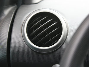2011款1.0L 尚酷版悦酷型 空调出风口