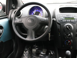 2011款1.0L 尚酷版悦酷型 中控区