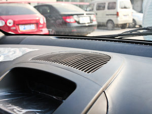 2011款1.0L 尚酷版铉酷型 空调出风口