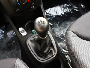 2011款1.0L 尚酷版铉酷型 换挡杆