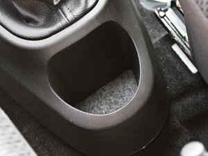 2011款1.0L 尚酷版铉酷型 中控区