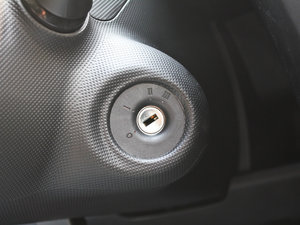 2011款1.0L 尚酷版铉酷型 中控区
