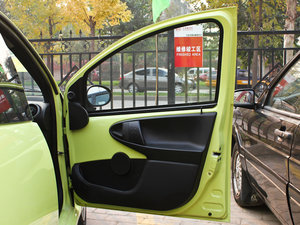 2011款1.0L 尚酷版尚酷型 空间座椅