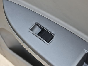 2012款1.5L 手动豪华版 中控区