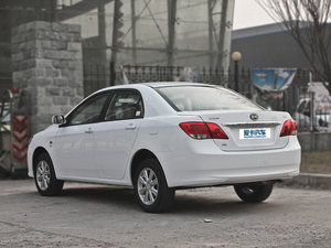2012款1.5L 手动舒适版 整体外观