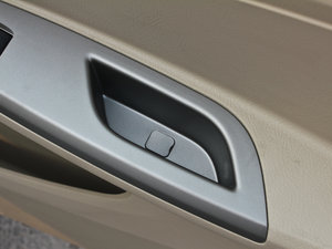2012款1.5L 手动舒适版 空间座椅