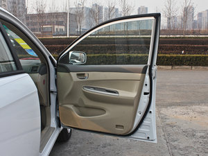 2012款1.5L 手动舒适版 空间座椅