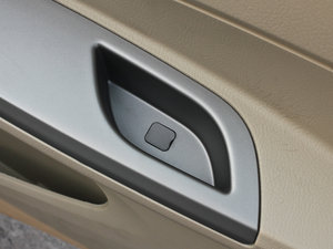 2012款1.5L 手动舒适版 空间座椅