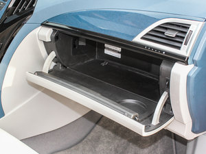 2014款1.5T 尊贵型 手套箱