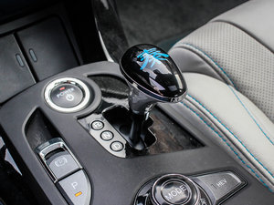 2014款1.5T 尊贵型 换挡杆