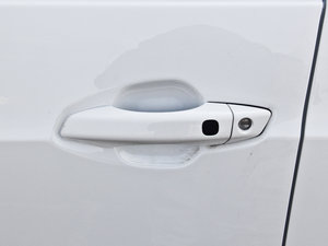 2014款1.5T 旗舰型 主驾门拉手