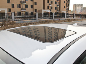 2014款1.5T 旗舰型 车顶