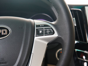2012款1.5L 手动舒适版 中控区