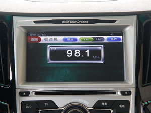 2012款1.5L 手动舒适版 中控区