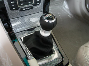 2012款1.5L 手动舒适版 中控区