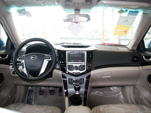 2012款1.5L 手动舒适版 中控区