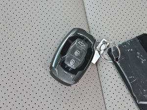 2012款1.5TI 手动舒适版 车钥匙