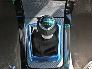2012款1.5TI 手动豪华版 中控区