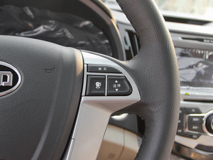 2012款1.5L 手动豪华版 中控区