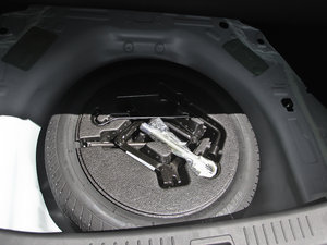 2012款1.5TID 自动豪华版 备胎