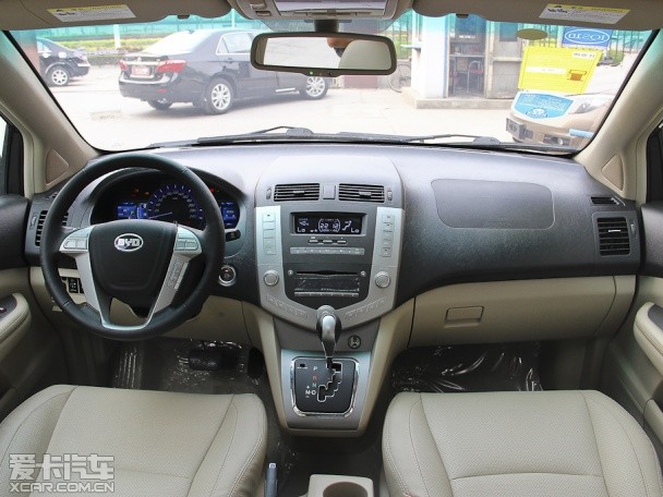 比亞迪汽車2013款比亞迪S6