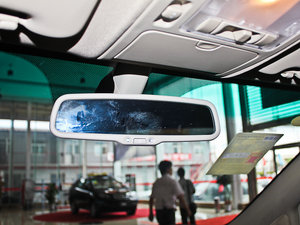 2013款2.0L 手动精英版 车内后视镜