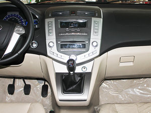 2013款2.0L 手动精英版 中控台