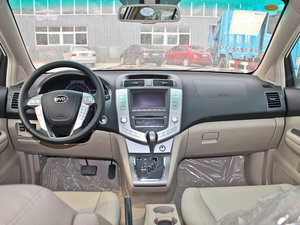 2013款2.4L 自动尊享版 中控台