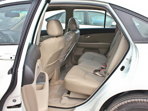 2013款2.4L 自动尊享版 后排空间