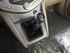 2013款2.0L 手动尊贵版 中控区