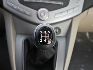 2013款2.0L 手动尊贵版 中控区