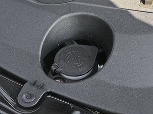 2013款2.0L 手动尊贵版 其它
