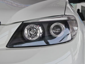 2013款劲悦版 2.0L 手动精英型 大灯