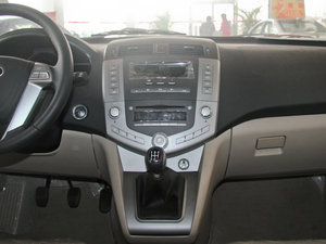 2013款劲悦版 2.0L 手动精英型 中控台