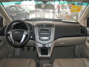 2013款劲悦版 2.0L 手动精英型 内饰全景