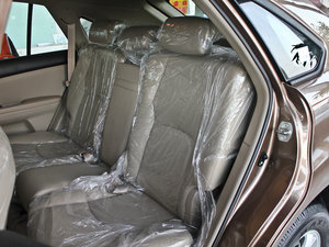 2013款2.4L 自动尊荣版 后排座椅