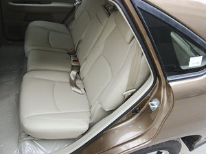 2013款白金版 2.4L 手动精英型 后排座椅