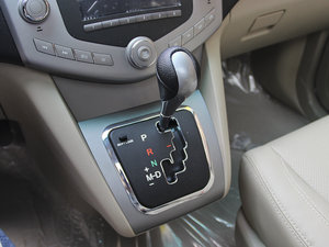 2013款白金版 2.4L 手动精英型 换挡杆