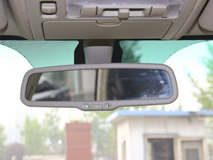 2013款白金版 2.4L 手动精英型 车内后视镜