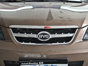 2013款白金版 2.0L 手动尊贵型 中网