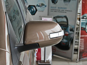 2013款白金版 2.0L 手动尊贵型 后视镜