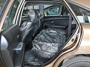 2013款白金版 2.0L 手动尊贵型 后排座椅放倒