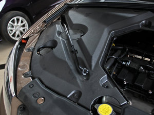 2013款白金版 2.0L 手动尊贵型 其它