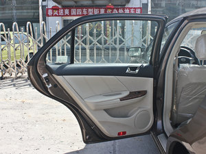 2013款1.5TI 手动尊贵版 左后车门