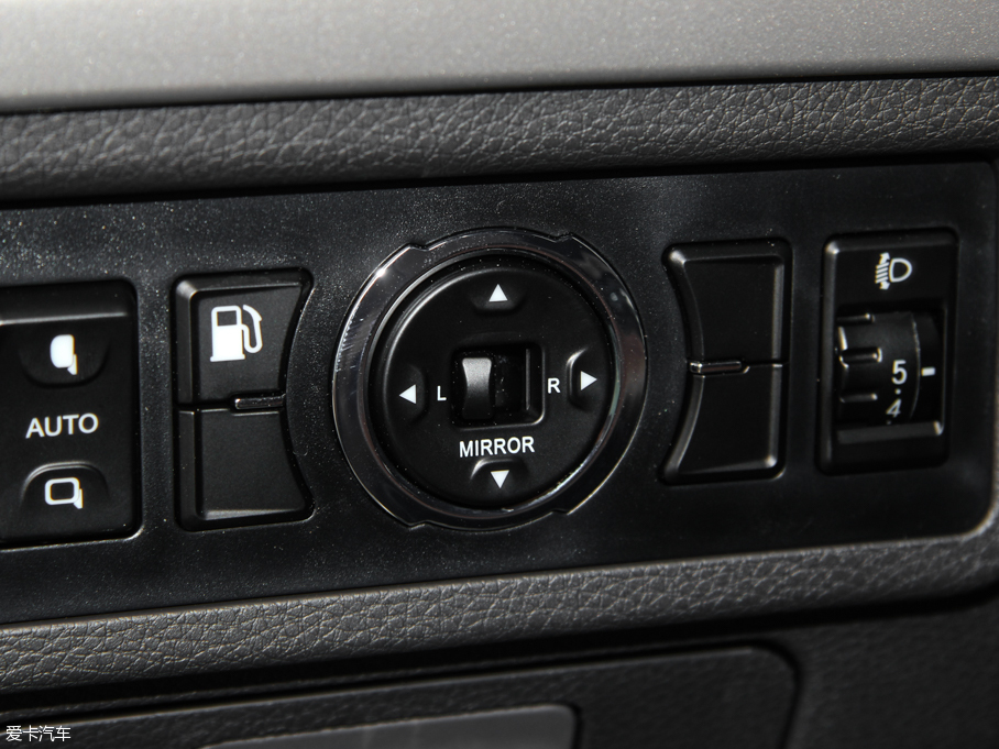 2015ȁS7  2.0TID 7Ş