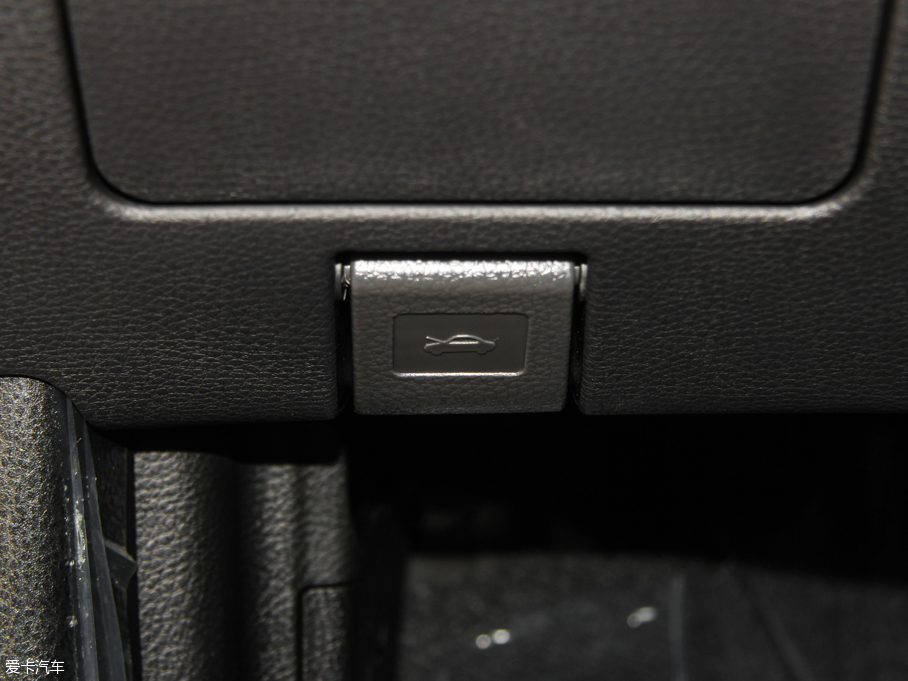 2015ȁS7  2.0TID 7Ş