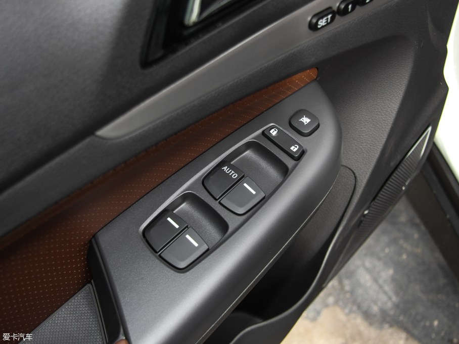 2015ȁS7 (j) 2.0TID 7Ş