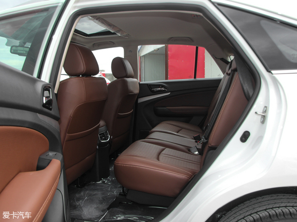 比亚迪汽车2015款比亚迪S7