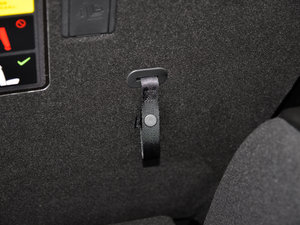 2015款升级版 2.0TID 7座尊贵型 其它